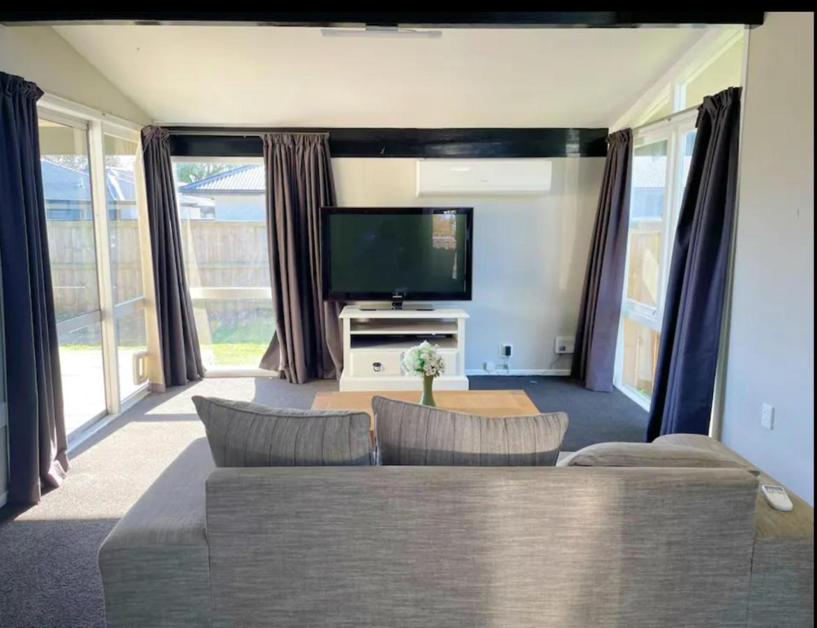 3 Bedroom Family House In Excellent Location 汉密尔顿 外观 照片